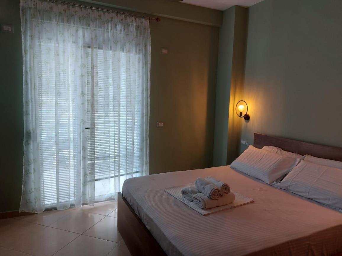 Deni Sea View Apartment Влёра Экстерьер фото
