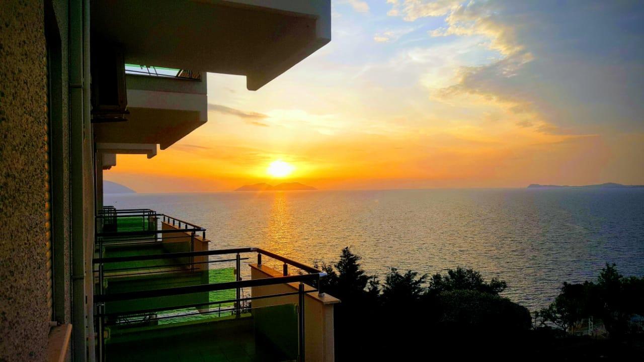 Deni Sea View Apartment Влёра Экстерьер фото