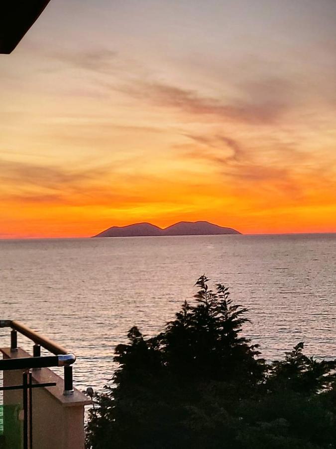 Deni Sea View Apartment Влёра Экстерьер фото